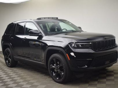 Used 2024 Jeep Grand Cherokee Altitude