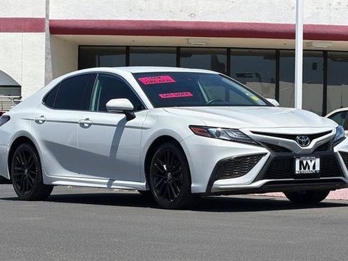 Used 2022 Toyota Camry XSE FWD image 2
