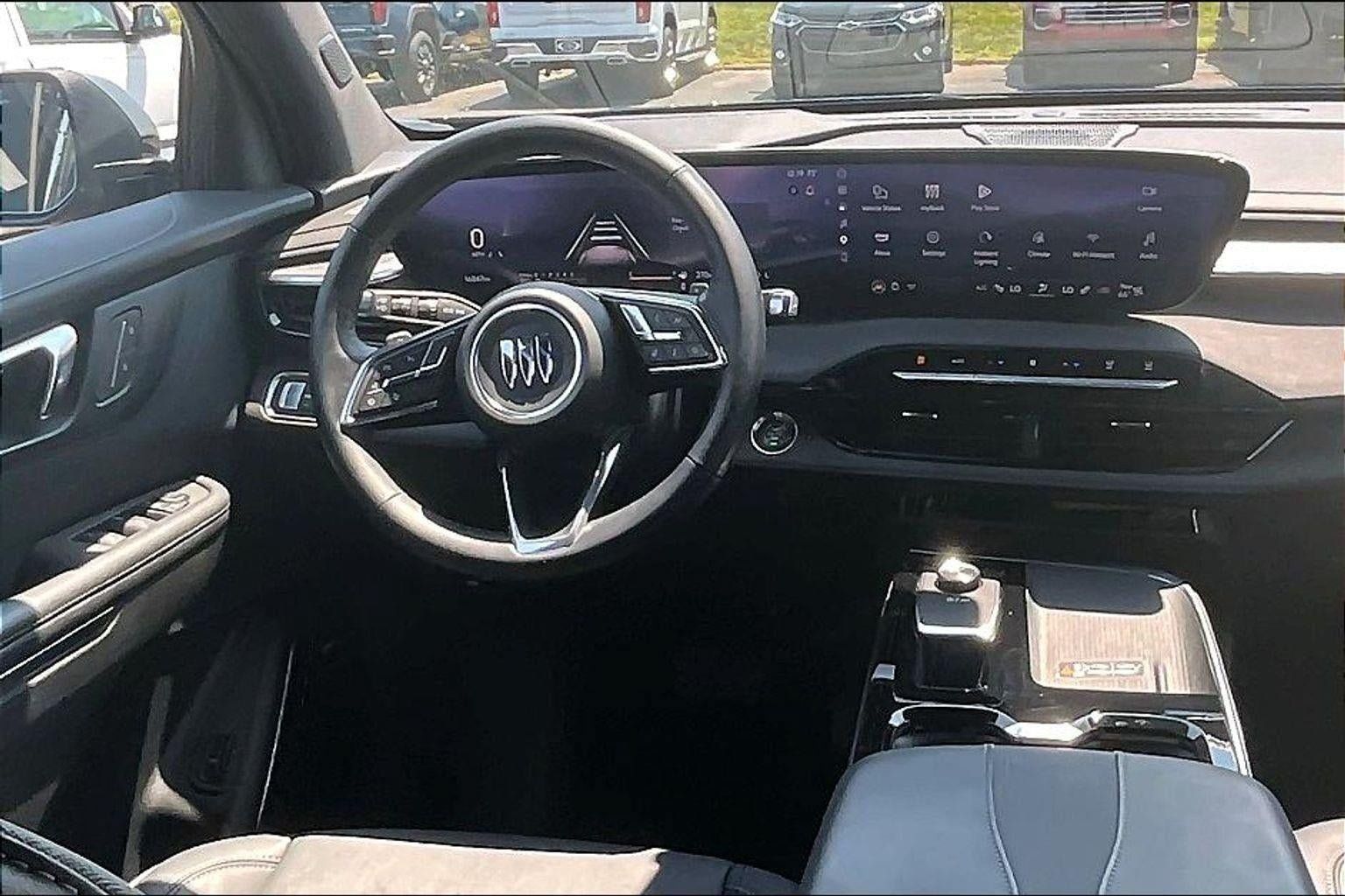 Used 2025 Buick Enclave Preferred FWD image 5