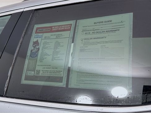 Used 2023 GMC Acadia SLE w/ Driver Convenience Package image 13