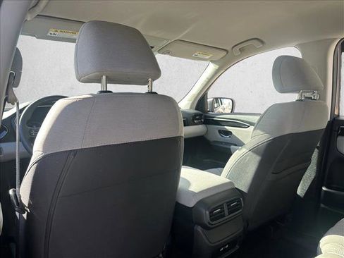 Used 2023 Honda Pilot LX image 23