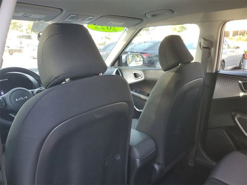 Used 2022 Kia Soul LX image 12