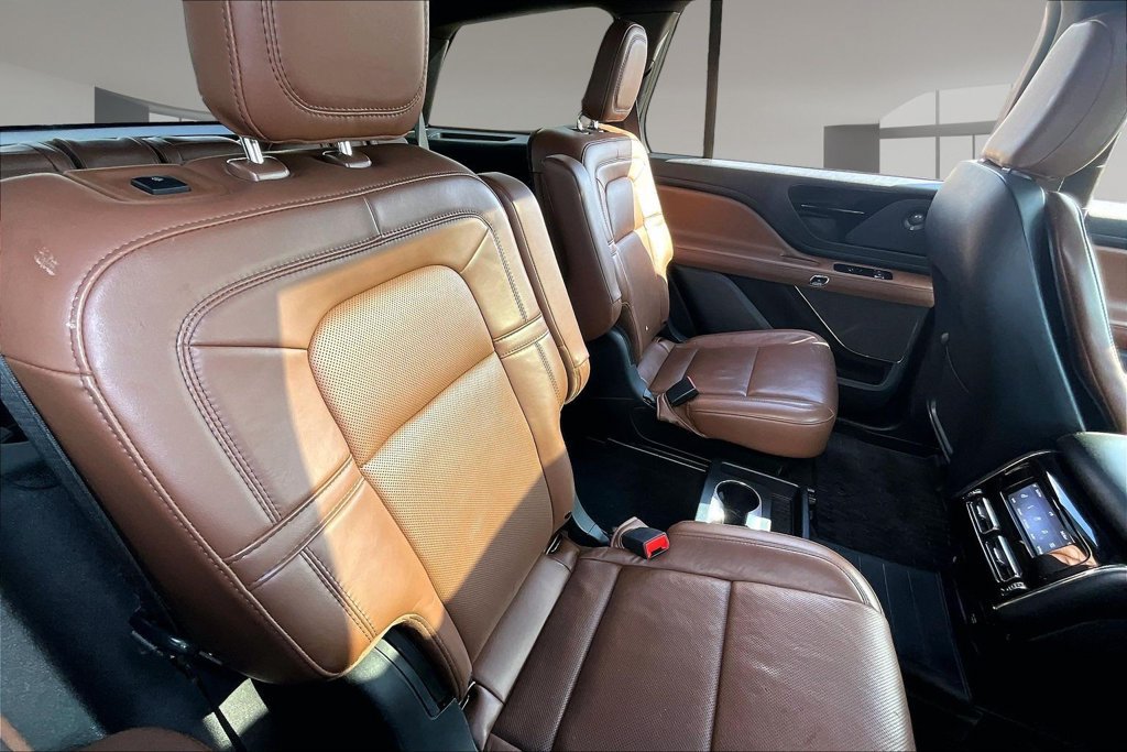 Used 2022 Lincoln Aviator Reserve w/ Elements Package Plus RWD image 29