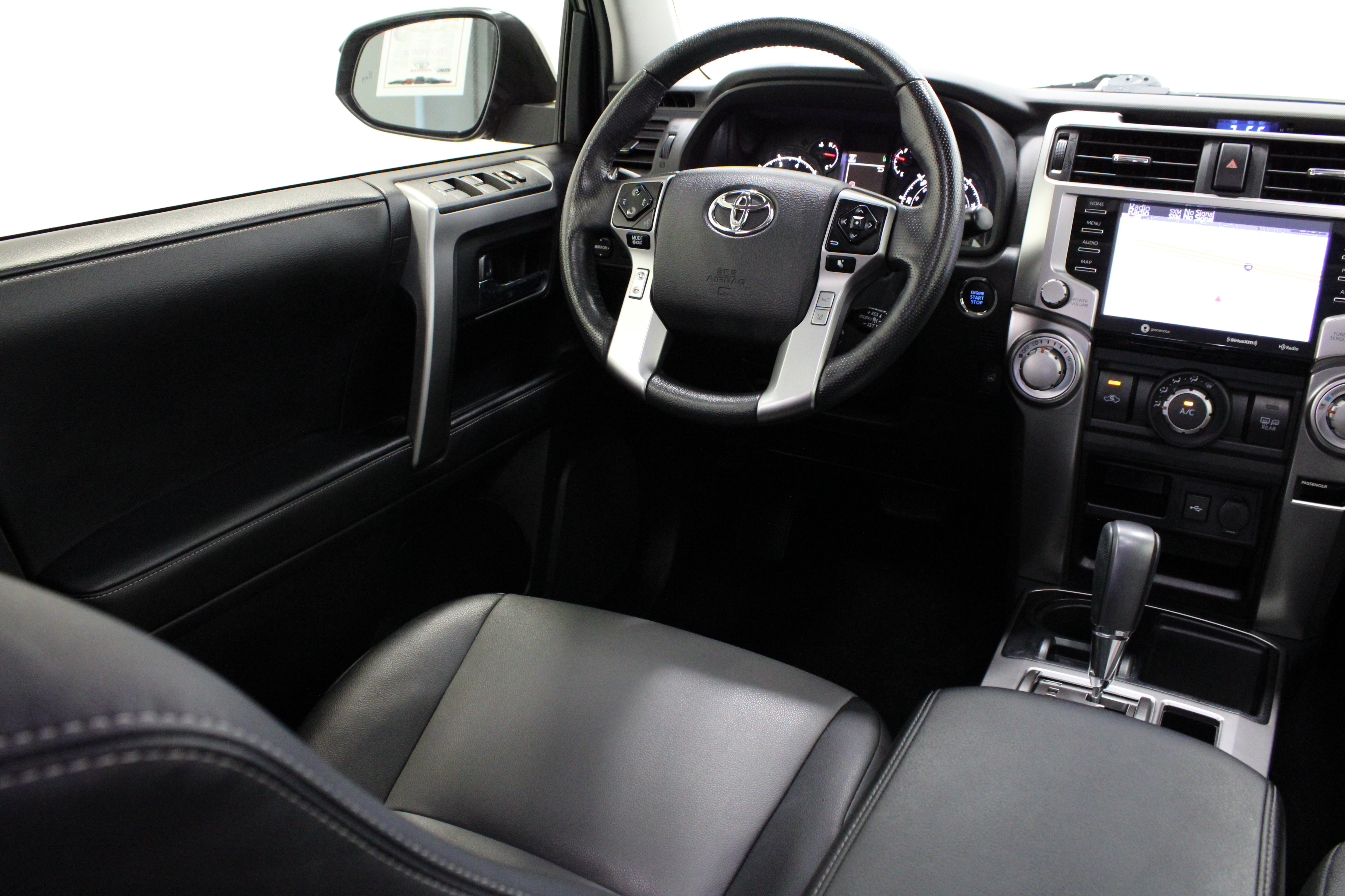 Used 2023 Toyota 4Runner SR5 Premium w/ Moonroof Package RWD image 32