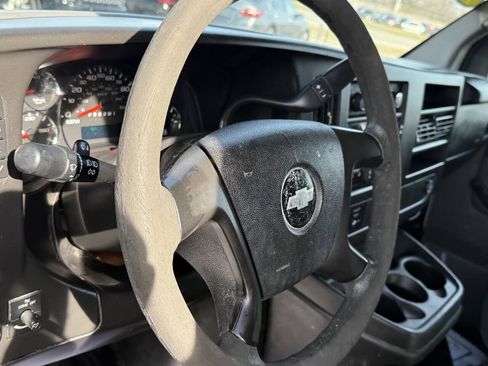 Used 2012 Chevrolet Express 2500 RWD image 10