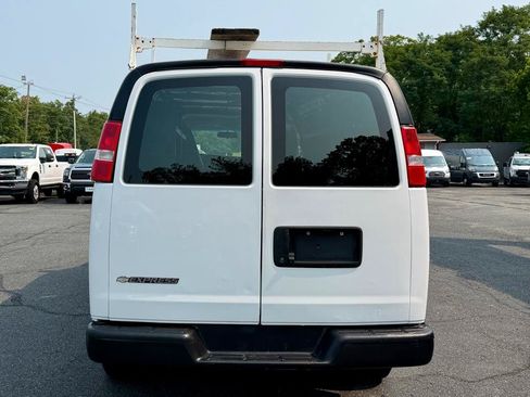 Used 2019 Chevrolet Express 2500 Extended RWD image 7