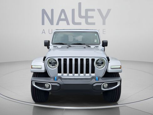 Used 2022 Jeep Wrangler Unlimited Sahara w/ Cold Weather Group AWD/4WD image 8