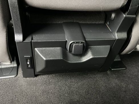 Used 2019 Ford F150 XLT w/ Equipment Group 302A Luxury AWD/4WD image 15