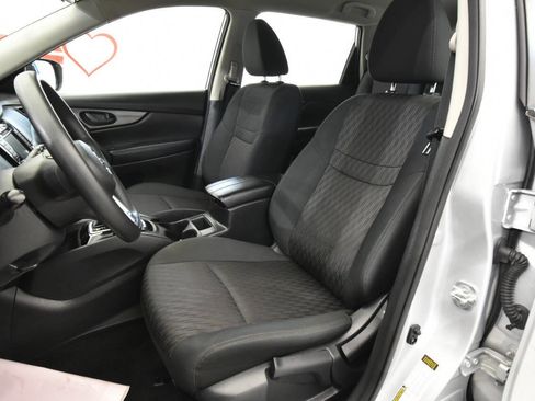 Used 2020 Nissan Rogue S image 10