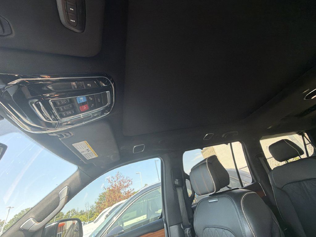 Used 2024 Jeep Grand Wagoneer L Series III AWD/4WD image 11