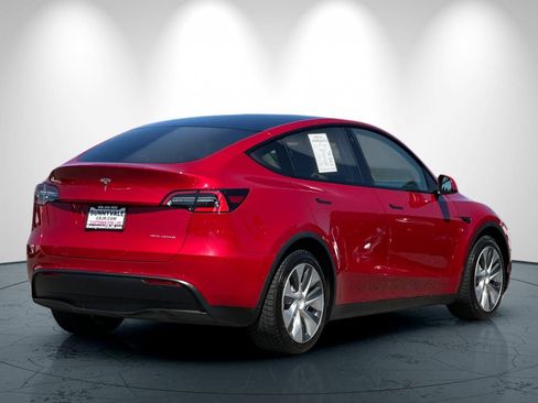 Used 2021 Tesla Model Y Long Range AWD/4WD image 4