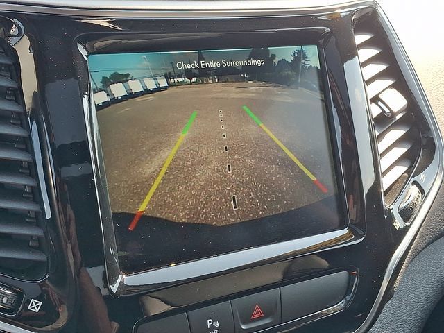 Used 2020 Jeep Cherokee Limited AWD/4WD image 18