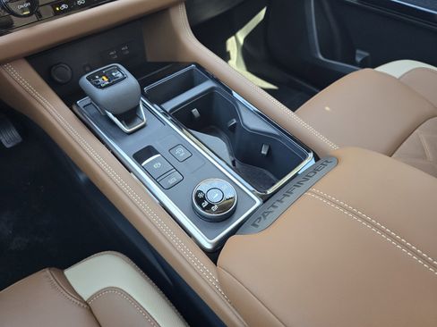 New 2026 Nissan Pathfinder Platinum AWD/4WD image 17