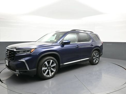 Certified 2024 Honda Pilot Touring image 10