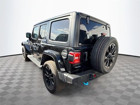 Used 2023 Jeep Wrangler Unlimited Sahara w/ Cold Weather Group image 7