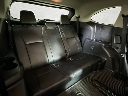 Certified 2022 Toyota Highlander XLE image 26