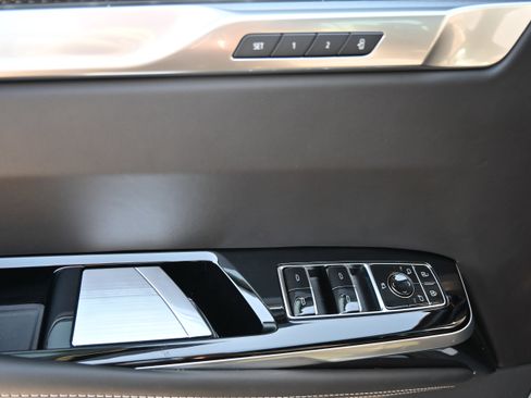 Used 2025 Cadillac Escalade V image 35