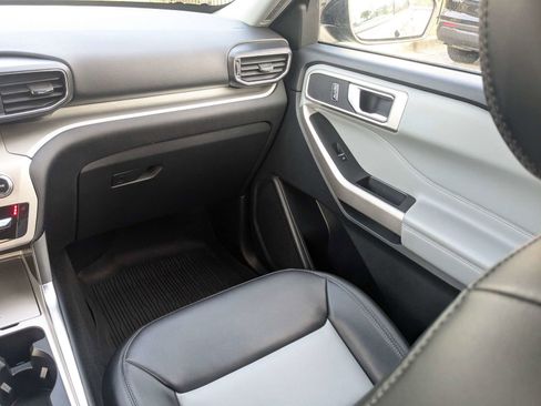 Used 2023 Ford Explorer XLT w/ Equipment Group 202A image 18