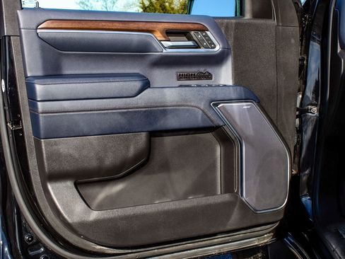 Used 2023 Chevrolet Silverado 1500 High Country image 8