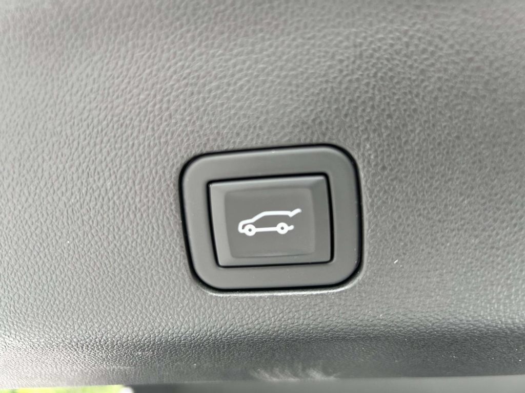 Certified 2023 Cadillac Escalade Sport AWD/4WD image 11