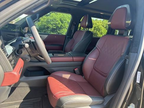 Used 2025 INFINITI QX80 Autograph AWD/4WD image 9