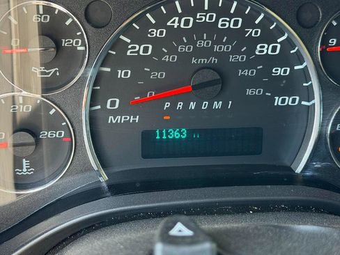 Used 2025 GMC Savana 3500 LT w/ LT Preferred Equipment Group RWD image 11