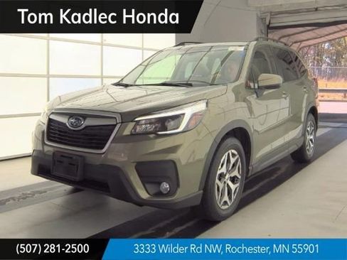 Used 2021 Subaru Forester Premium image 1