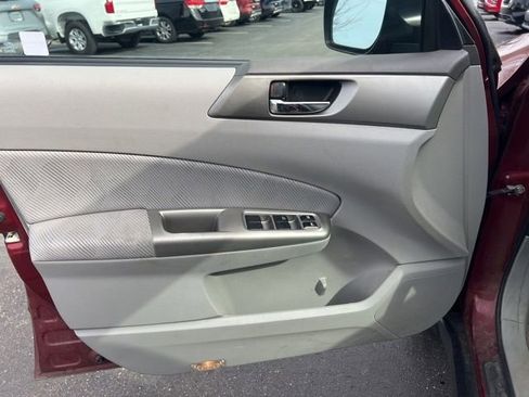 Used 2010 Subaru Forester 2.5X Premium image 21