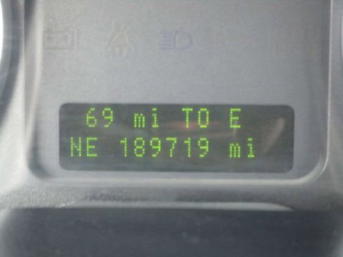 Used 2005 Ford Five Hundred SEL image 16