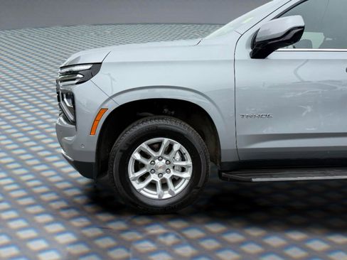 Used 2025 Chevrolet Tahoe LT AWD/4WD image 13