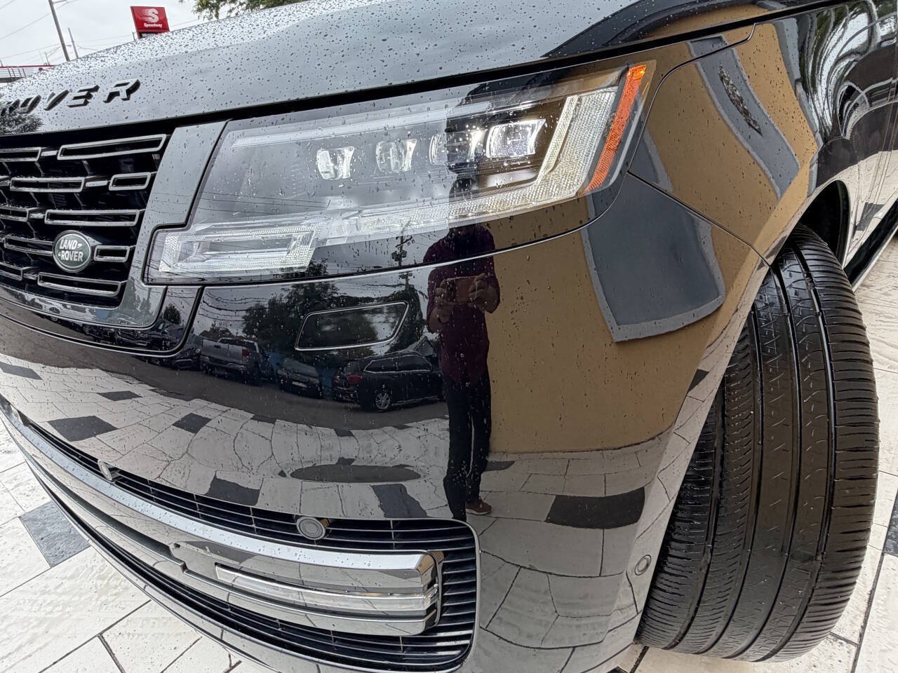 Used 2025 Land Rover Range Rover SE AWD/4WD image 16