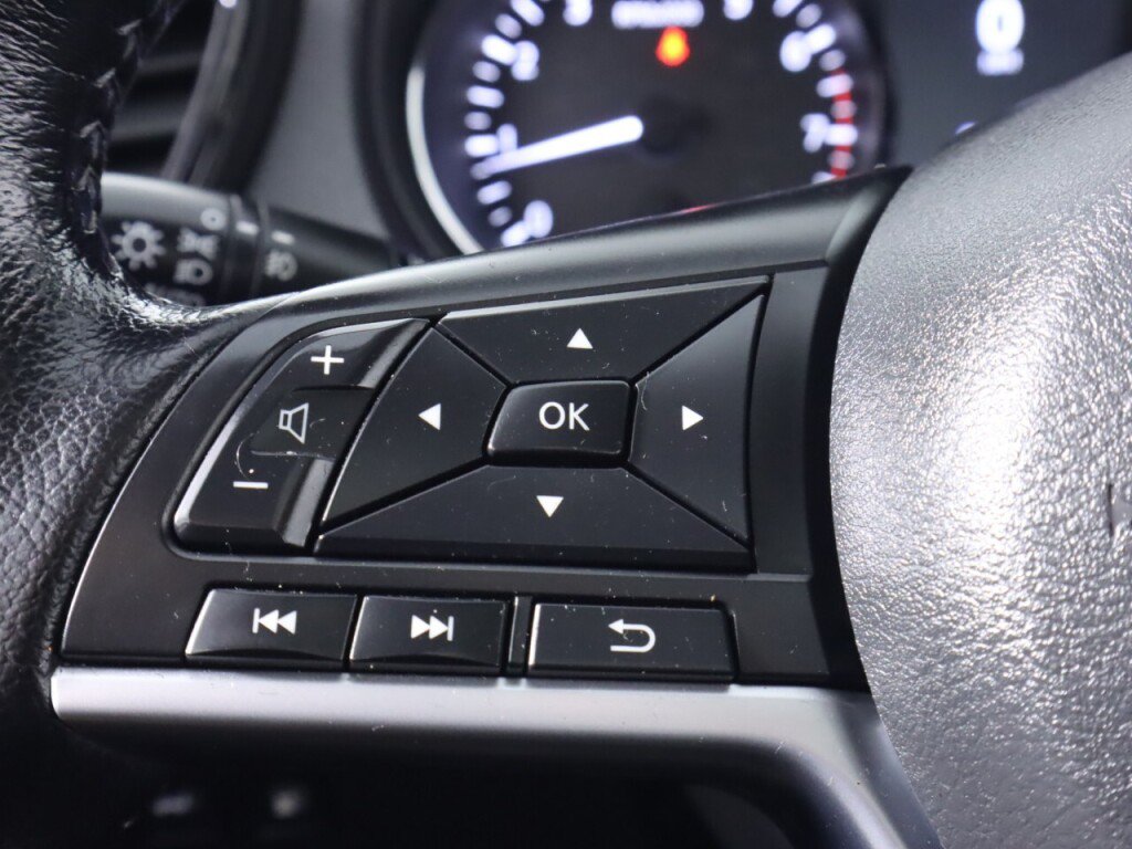 Used 2020 Nissan Rogue SV w/ Sun & Sound Touring Package AWD/4WD image 14