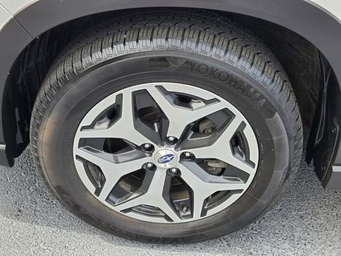 Used 2022 Subaru Forester Premium AWD/4WD image 16