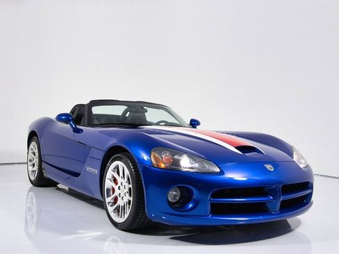 Used 2006 Dodge Viper SRT-10 RWD image 2