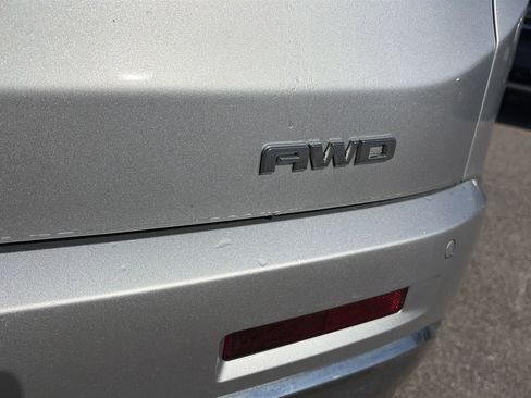 Used 2019 GMC Acadia Denali w/ Technology Package AWD/4WD image 10