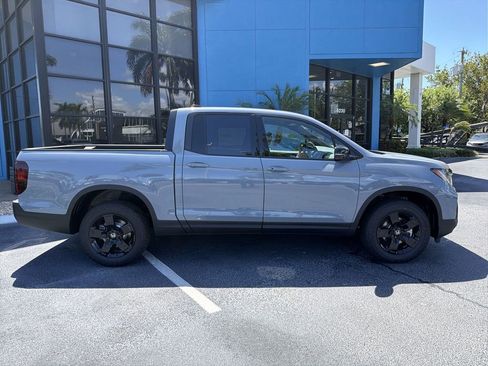 New 2026 Honda Ridgeline Black Edition image 9
