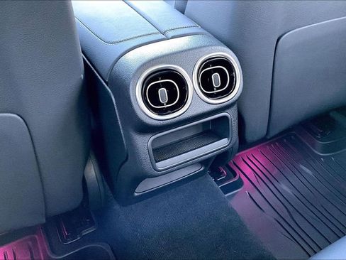 Used 2026 Mercedes-Benz GLC 300 4MATIC image 25