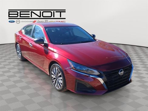 Used 2024 Nissan Altima 2.5 SV image 6