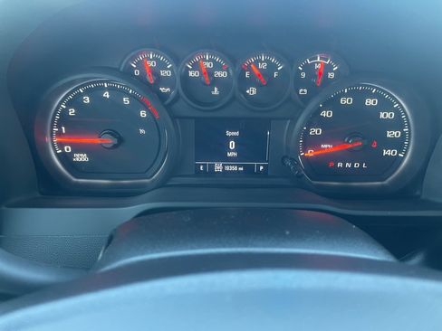 Used 2025 Chevrolet Silverado 2500 Custom w/ Custom Value Package image 21