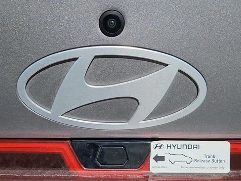 Used 2024 Hyundai Elantra Blue image 22