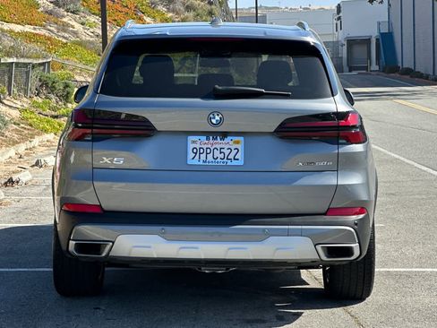 Used 2025 BMW X5 xDrive50e w/ Premium Package image 8