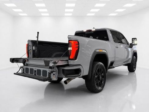 Used 2024 GMC Sierra 2500 AT4 w/ Technology Package AWD/4WD image 13