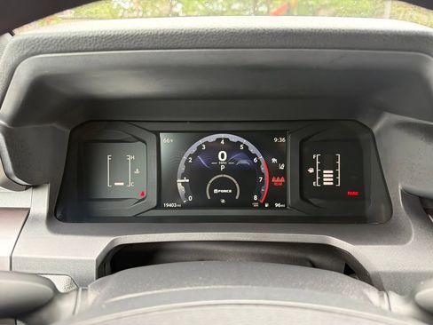 Used 2025 Toyota Tacoma SR5 AWD/4WD image 8
