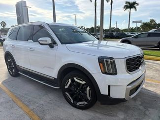 Used 2024 Kia Telluride S FWD video 1
