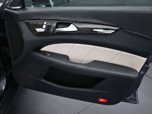 Used 2012 Mercedes-Benz CLS 550 image 37