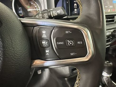 Used 2024 Jeep Wrangler Unlimited Sahara AWD/4WD image 15
