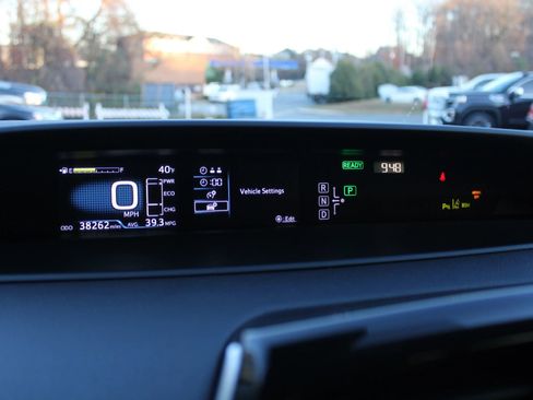 Used 2017 Toyota Prius Two image 13