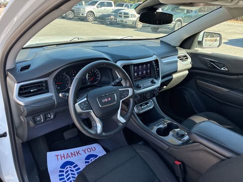 Used 2023 GMC Acadia SLE image 10