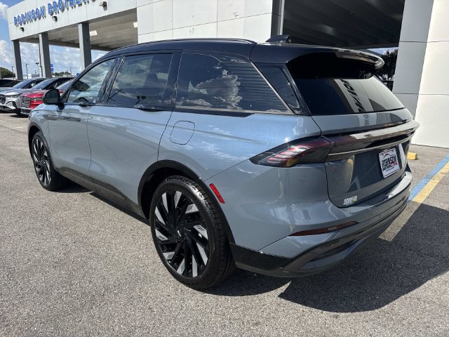 New 2026 Lincoln Nautilus Reserve w/ Jet Appearance Package AWD/4WD image 5
