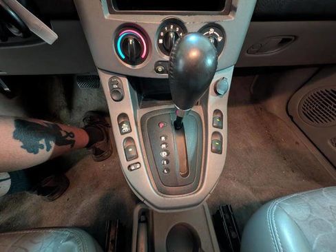 Used 2004 Saturn Vue AWD V6 image 36